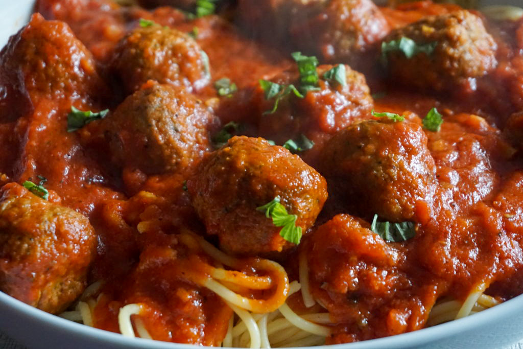 Easy & Quick Spaghetti n' Meatballs - Dulcet Scintilla