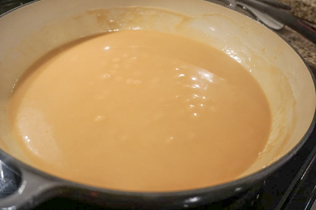 The gravy sauce